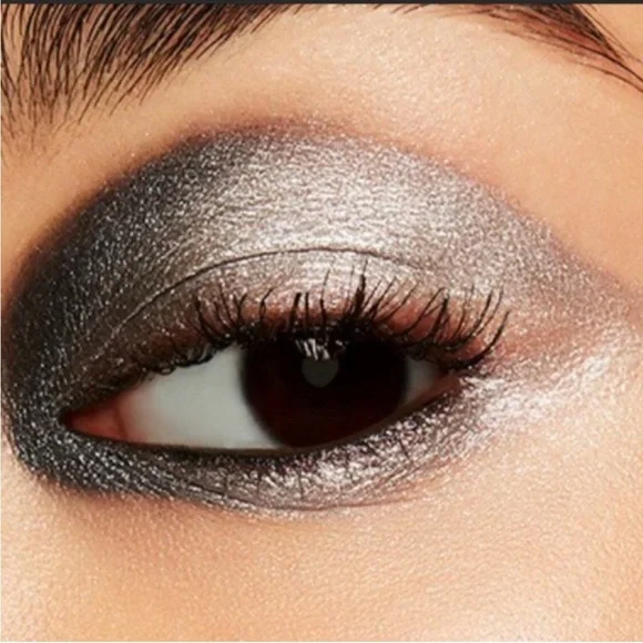 MAC Cosmetics Eyeshadow “Silver Bells” Frosted Fireworks Collection Silver NWB - Picture 8 of 11